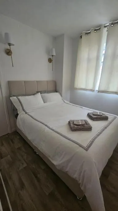 Central Cosy Macosy Кардифф Великобритания